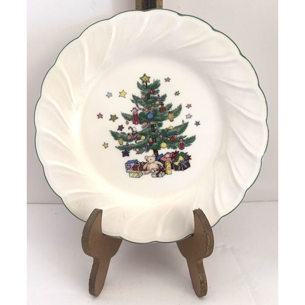 NIKKO Happy Holidays Christmas Tree Swirl Salad Dessert Plates 7 3/4" Set of 2
